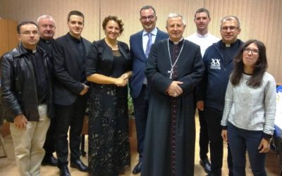 AKO I ZVIJEZDE PADAJU, BOG OSTAJE